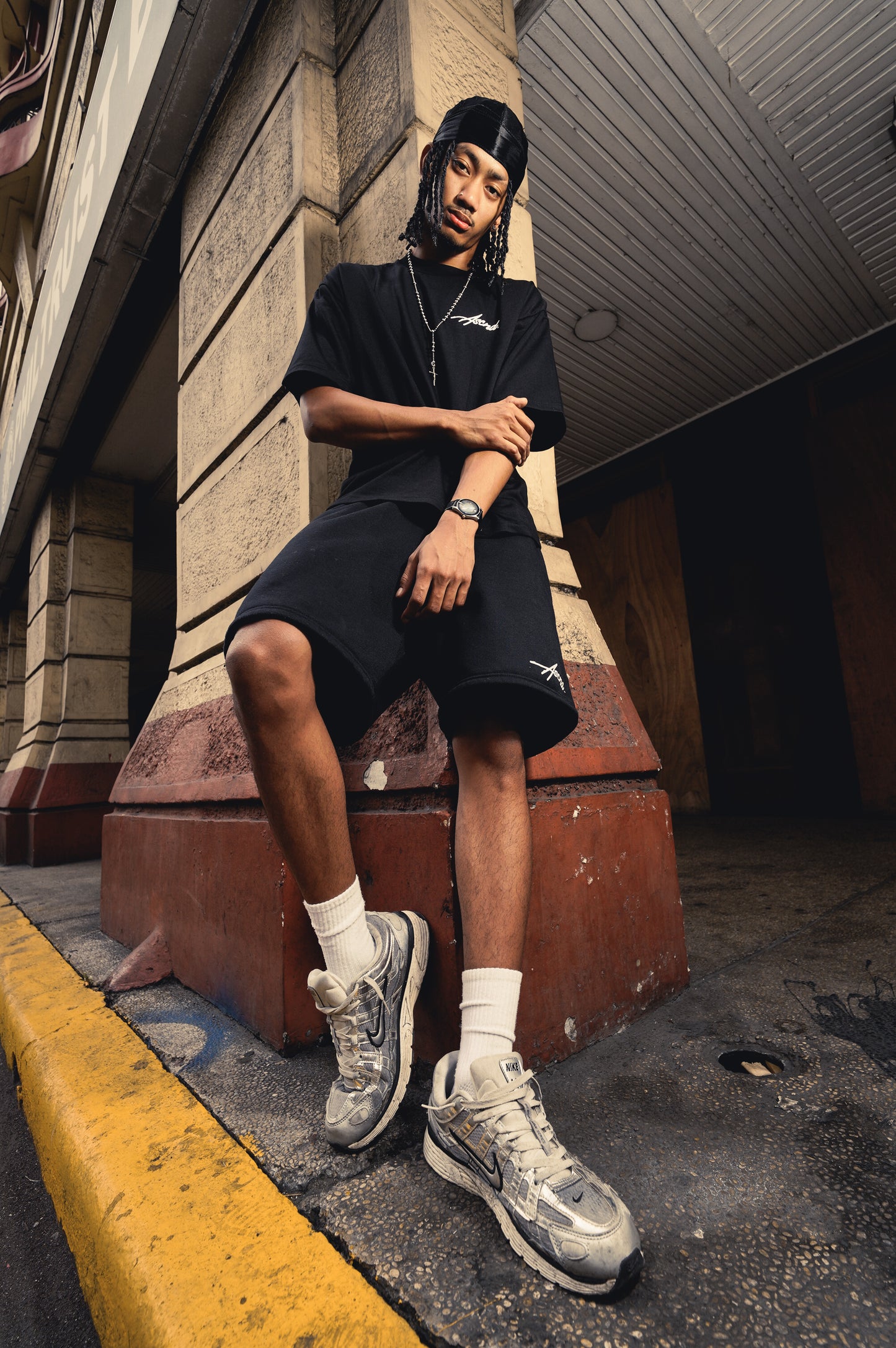 Move up Daily Graphic Tee - Black