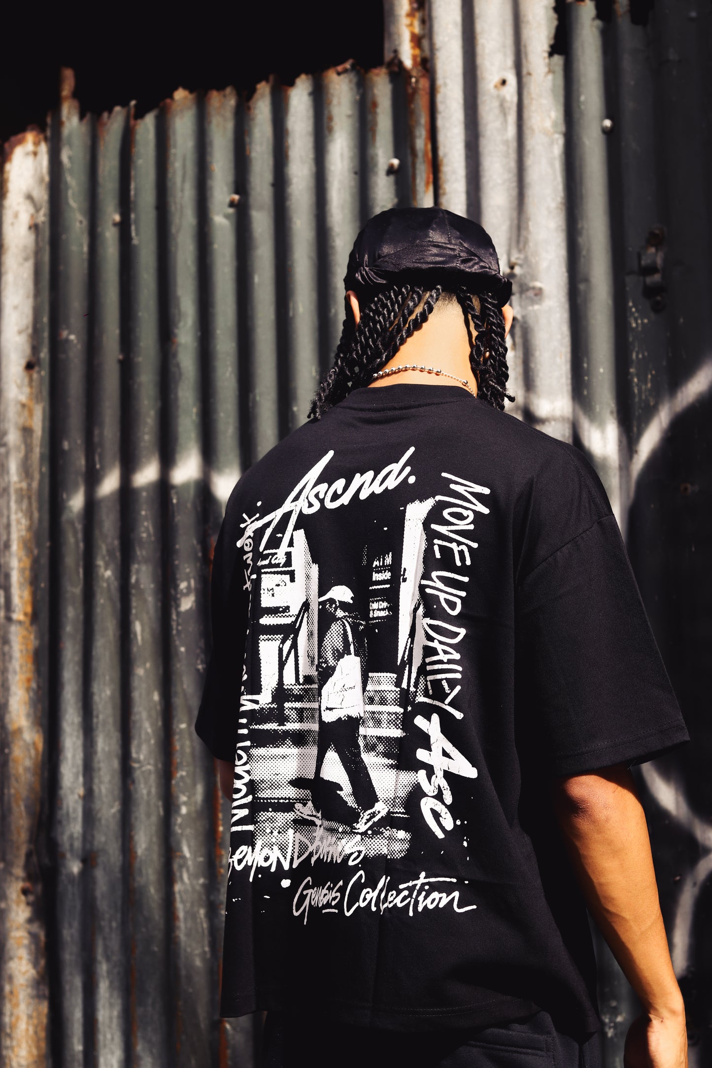 Move up Daily Graphic Tee - Black