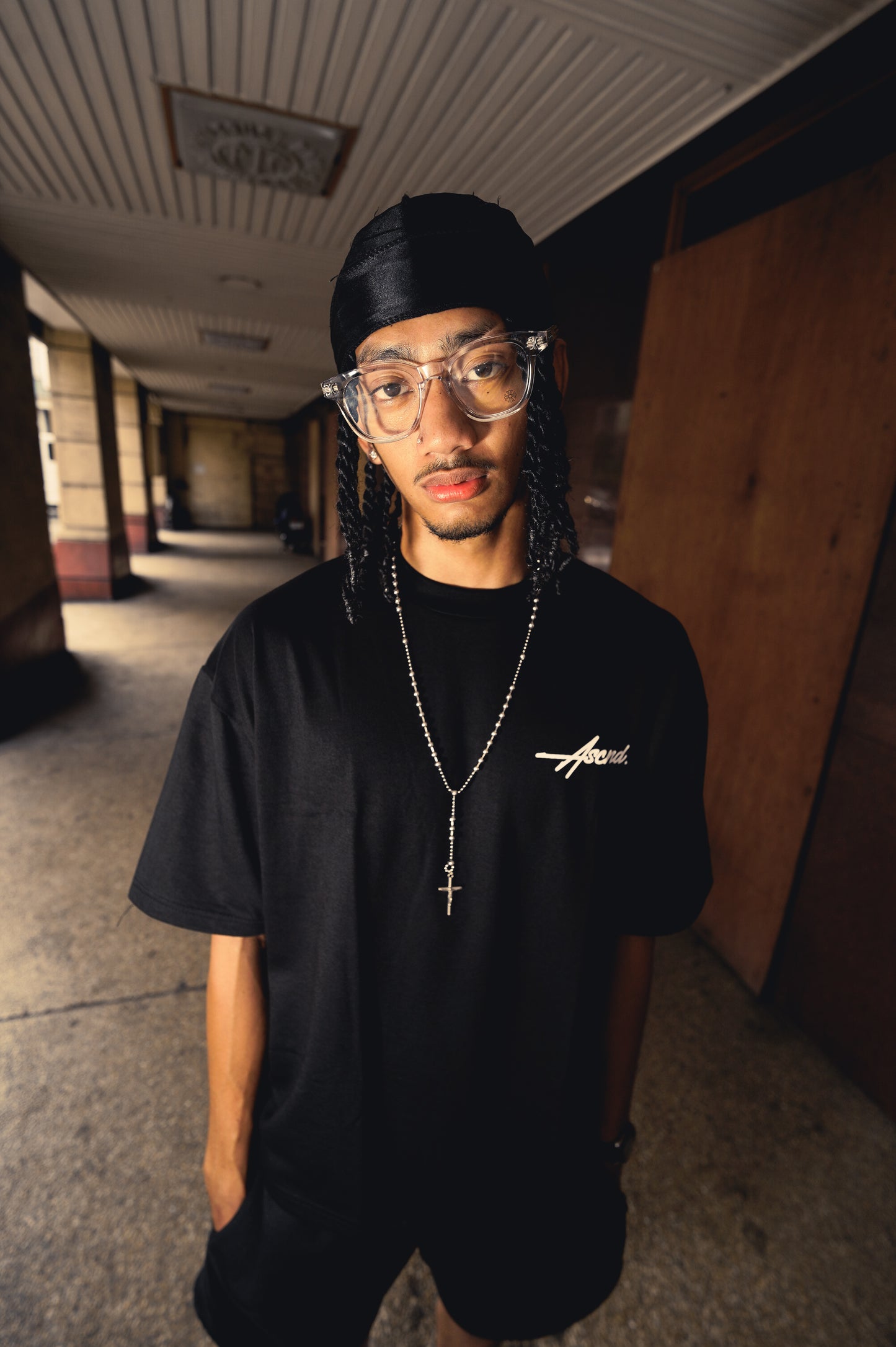Move up Daily Graphic Tee - Black